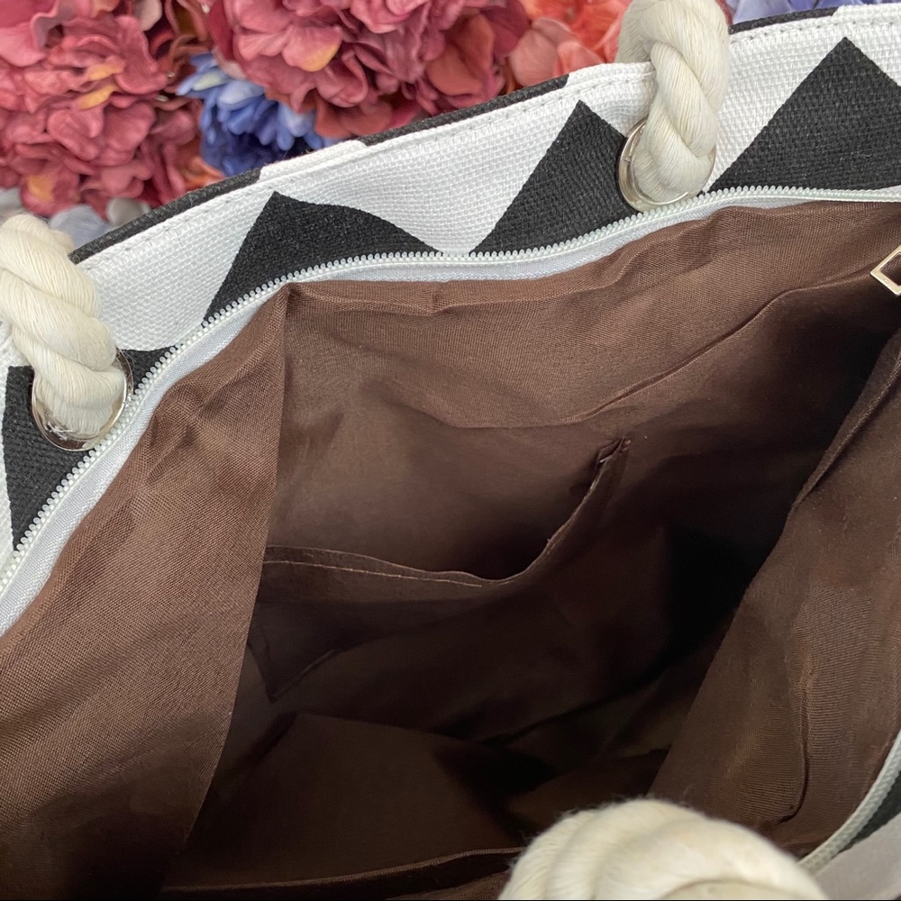 Large Black & White Chevron Canvas Tote Bag with Rope Handles - Picture 10 of 13